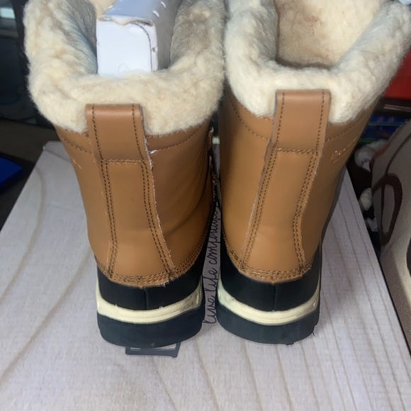 Kids Youth Tan Bearpaw boot.. - Picture 3 of 5